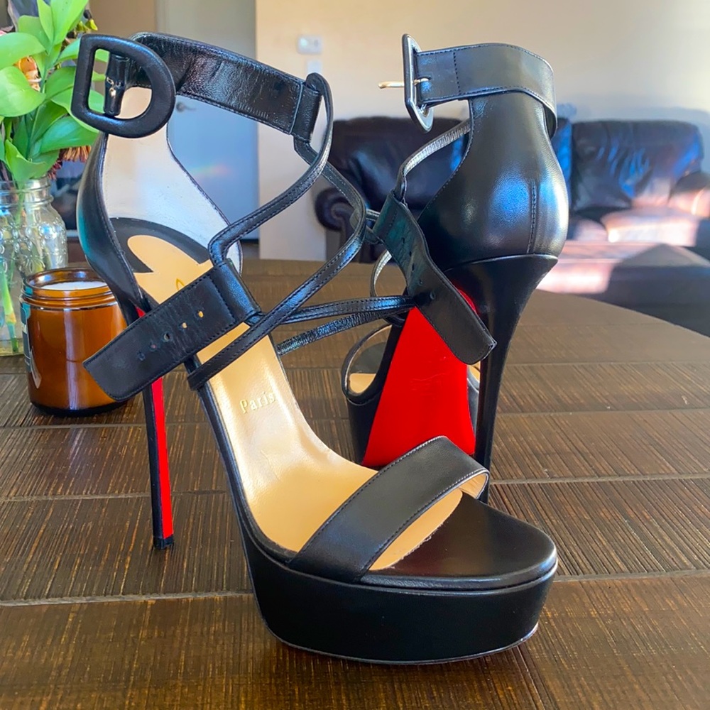 Christian Louboutin Choca NWT sz 11/42 NEVER WORN
